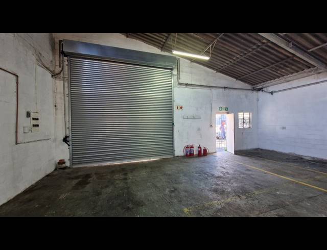 78M² WAREHOUSE TO LET IN ATLANTIS INDUSTRIAL